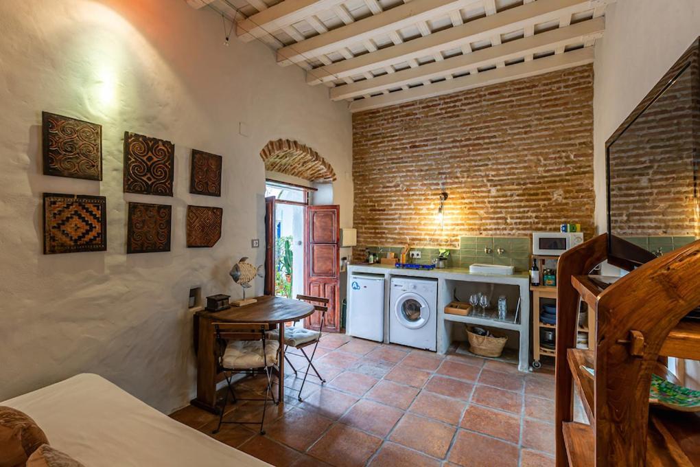 Azogue Suites Con Patio Privado Tarifa Bagian luar foto